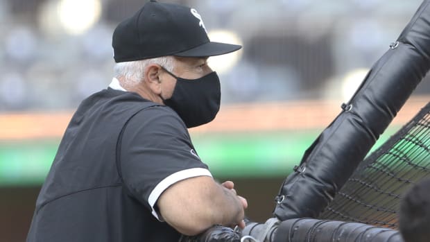 Ricky Renteria pregame v PIT 2020-09-09 (Charles LeClaire) USATSI_14897832